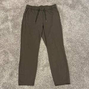 CRZ YOGA - Stretch Drawstring Pocket Pant, Women's Olive Green Joggers, size M